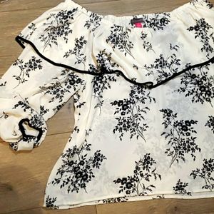 Vince Camuto off the shoulder blouse. Medi…
